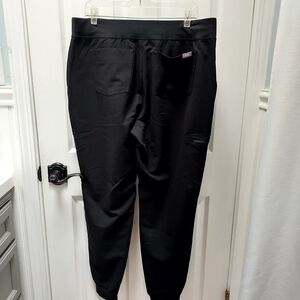 Figs Ladie's Black Joggers Scrubs